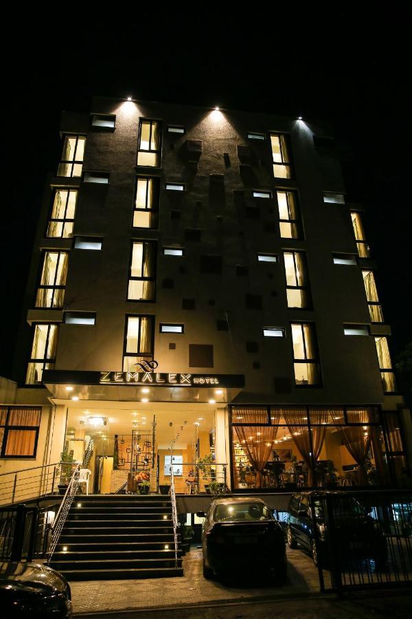 Zemalex Hotel Addis Ababa Bagian luar foto